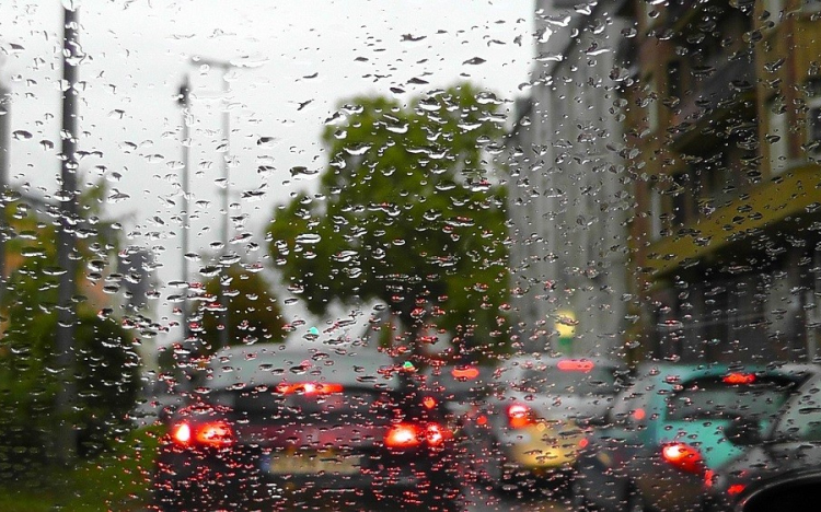 Nézzük, mi történik vasárnap az utakon!