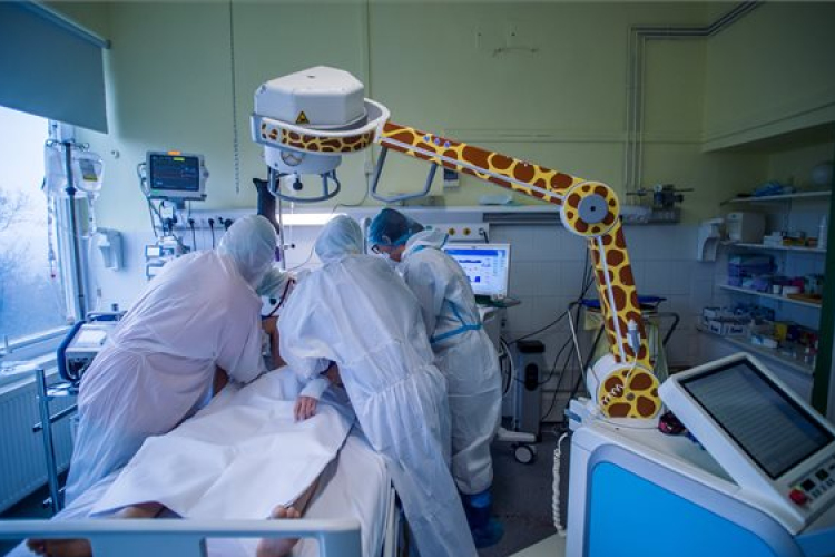 A fertőzöttek száma 255 millió, a halálos áldozatoké 5,1 millió a világon