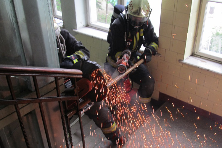 Versenyeztek tűzoltóink