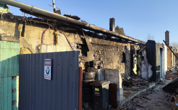 Háztüzekhez és balesetekhez vonultak a tűzoltók