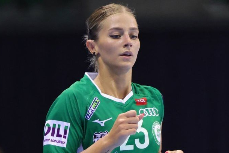 Megsérült a térde Fodor Csengének