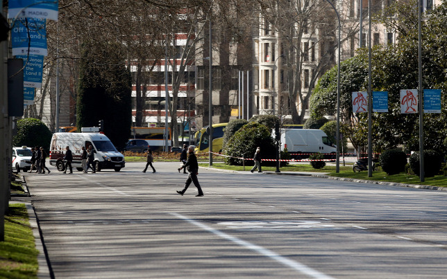 Duplájára nőtt egy nap alatt Spanyolországban a halálesetek száma