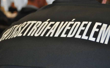 Hatalmas baleset az M1-es sztrádán- Két kamion csattant egymásba, hárman megsérültek