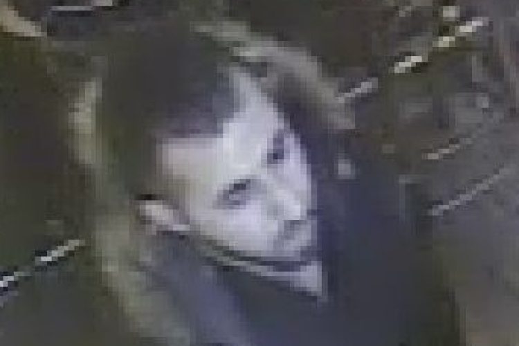 Éttermi fogasokon lévő kabátokból loptak Győrben 