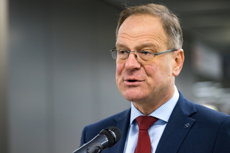 Navracsics Tibor: a fejlesztéspolitikai döntéseknél is komoly szerepet játszik a mesterséges intelligencia