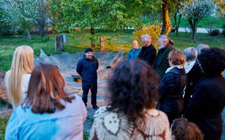 Megemlékeztek az áprilisi bombázásra a Tündértónál