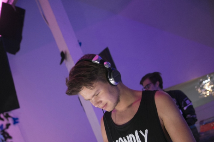 Mundo - Érettségi afterparty 2015.06.27. (szombat)