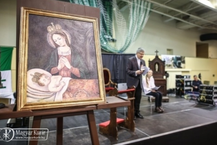 Ifjúsági zarándoklat a Könnyező Szűzanya tiszteletére Győrben 