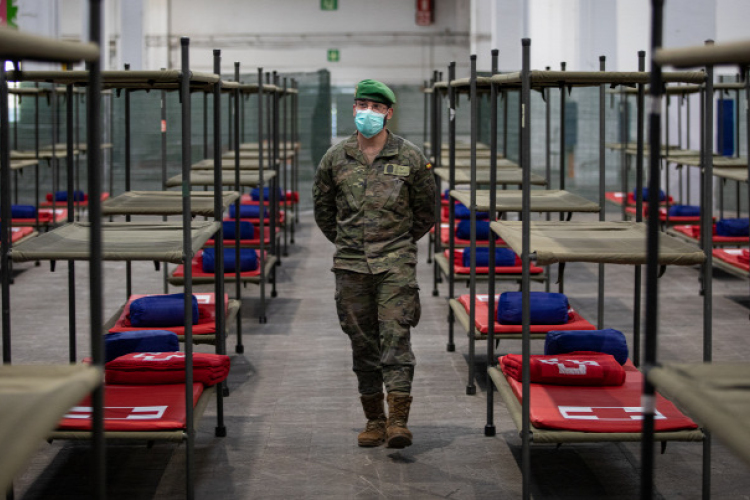 Koronavírus: 849-en haltak meg Spanyolországban egy nap alatt a járványban 