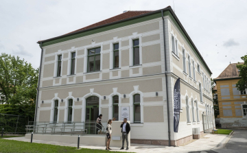 Átadták az Egyetem MedTech Egészségtechnológiai Campusának első épületét