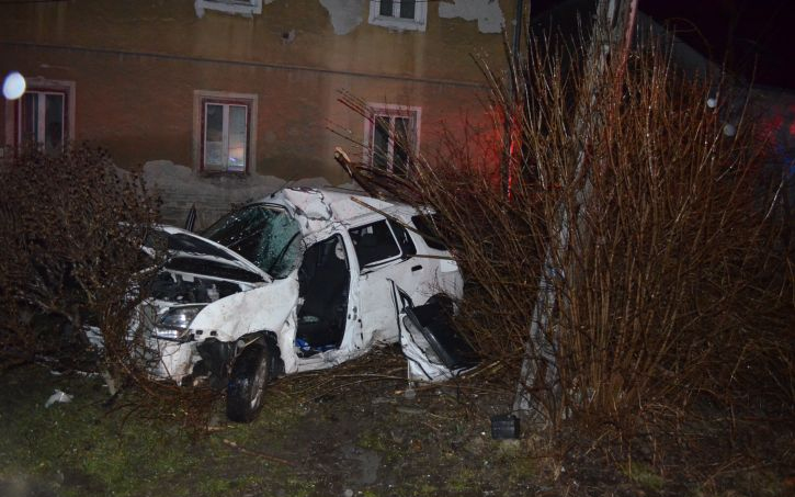 Villanyoszlopnak csapódott Sopronban 