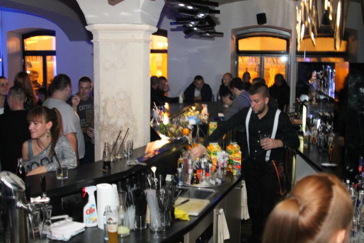 2013.10.26 Szombat Aftersix Cocktail Bar and Café fotók:árpika