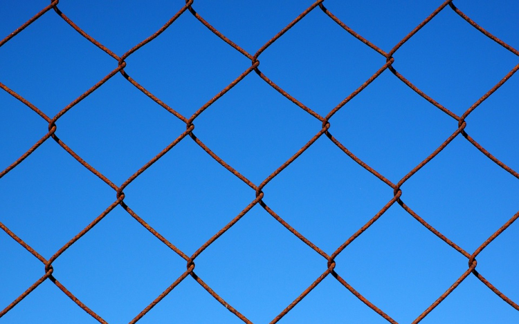 Illegális bevándorlókat akartak külföldre juttatni