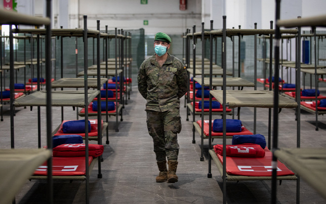 Koronavírus: 849-en haltak meg Spanyolországban egy nap alatt a járványban 