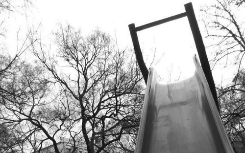 Az óvodai csúszda alatt találtak gránátot 