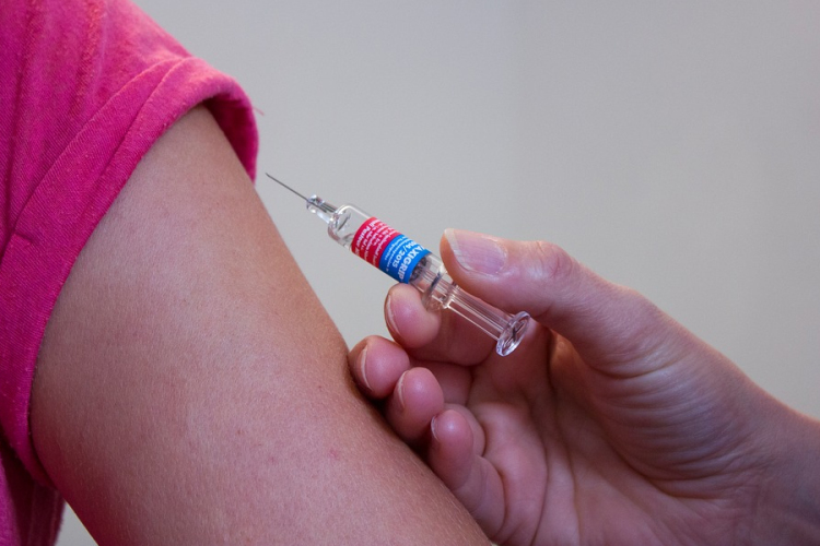 Nem kell ismétlő oltás sárgaláz ellen