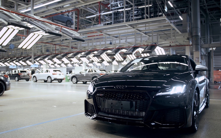 Legördül a gyártósorról a 650 000. Audi TT