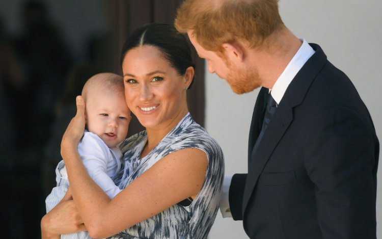 Elvehetik a királyi pár királyi címét: petíciót nyújtottak be sussex lakói