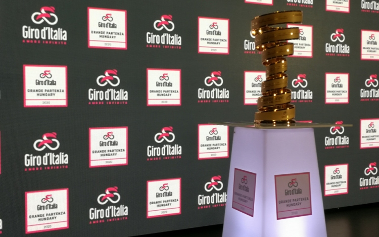 Budapesten rajtol, Győrön is keresztül megy, sőt a Balatonra is ellátogat a Giro d'Italia 