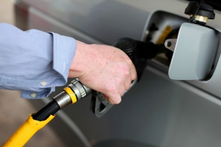 Jelentősen emelkedik az üzemanyagok ára a jövedéki adó miatt