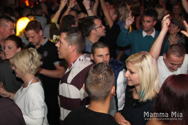 2013.09.13 Péntek Mamma Mia Poppy Fehérnemű bemutató Dj:Ice fotók:árpika