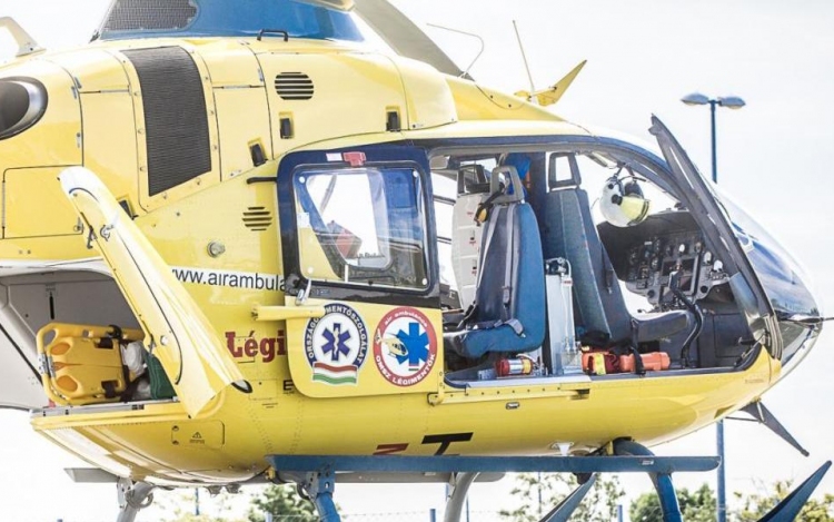Súlyos baleset történt Marcaltőnél - Két mentőhelikopper is a helyszínre sietett