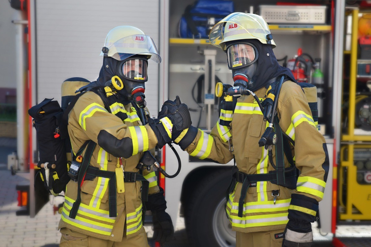 Alumíniumöntödéhez és silóhoz is kellett vonulniuk a tűzoltóknak