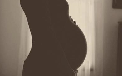 11 éves fiúnak szült gyereket egy 36 éves nő