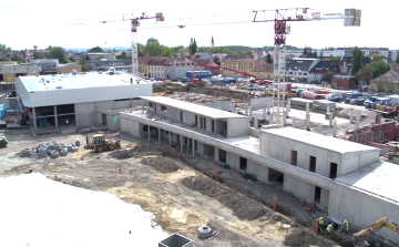 Jól halad a Vízi Élménypark építése