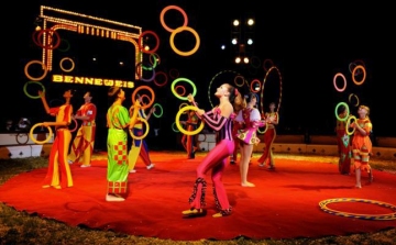 Emberpiramis épül a cirkusz világnapján
