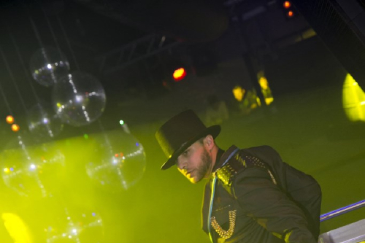 Club Vertigo -  Wake Up Girls / Nőnapi buli 2014.03.08. (szombat)