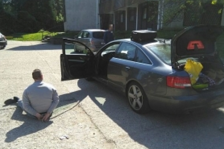 Kábítószert találtak a soproni rendőrök – fotókkal, videóval