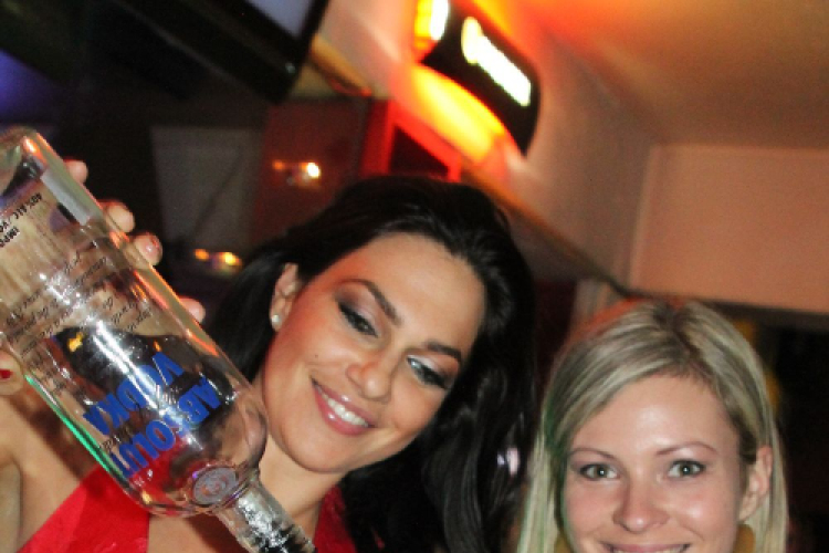 2014.04.19. Mamma Mia Celebek a Pultban Bódi Sylvi És Berki Krisztián,Hódi Pamela Fotó:árpika