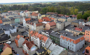 Leesett a pláza tetejéről, szörnyethalt 