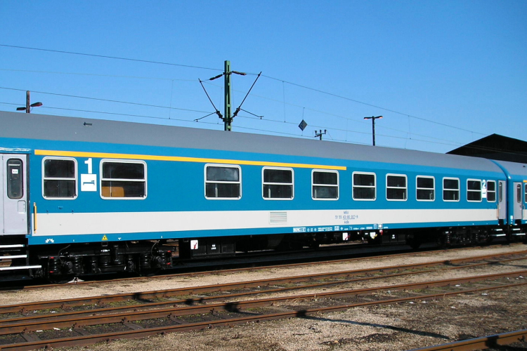 Gázolt a vonat Szárliget és Tatabánya között 