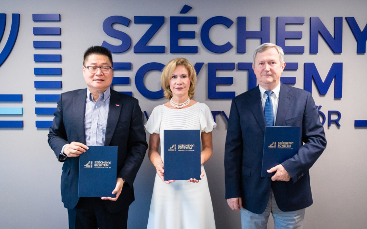 Együttműködik a Széchenyi István Egyetem és a kínai Semcorp vállalat