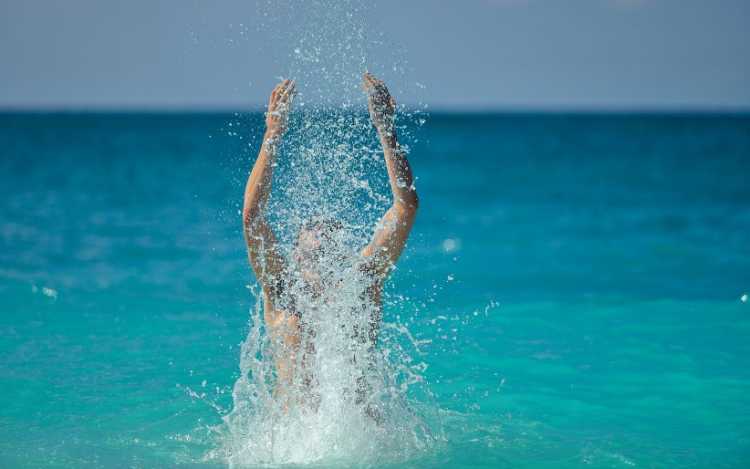 Péntekre visszajöhet a strandidő