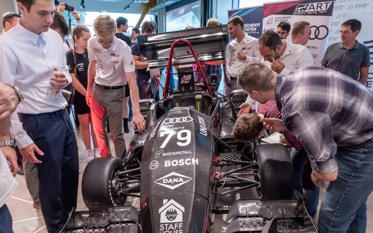 Magabiztosan várja a versenyeket az Arrabona Racing Team