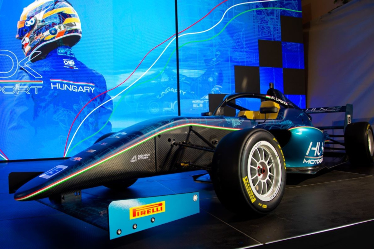 Nem akármilyen autó mutatkozott be Győrben