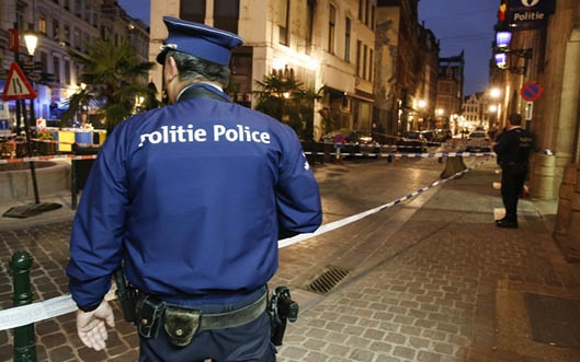 Támadás: Leszúrtak egy rendőrt Brüsszelben - Valószínű terrortámadás történt