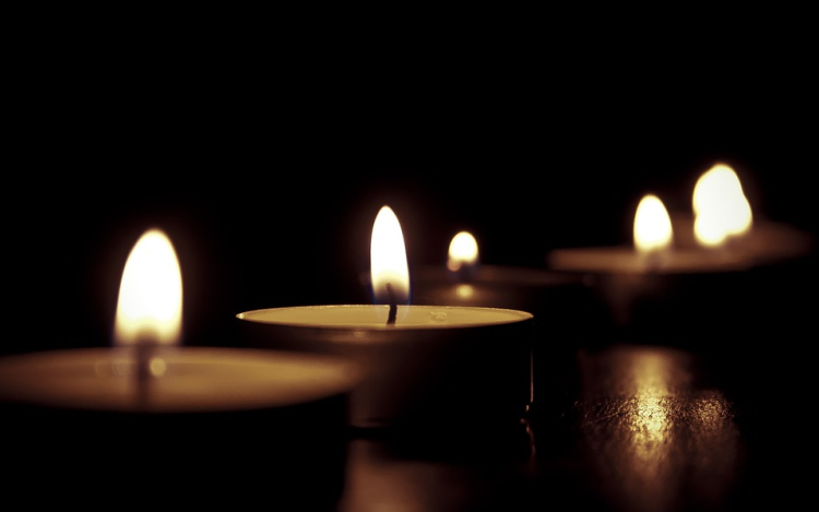 Lánya és felesége gyászolja a meggyilkolt nyomozót