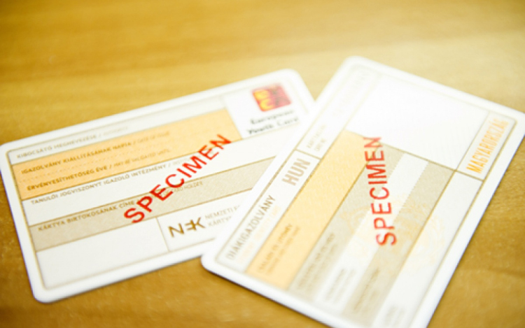 Igazolást adnak az intézmények a késő diákigazolványok megérkezéséig