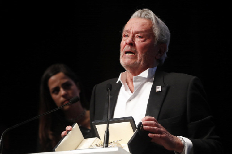 Agyvérzést kapott Alain Delon