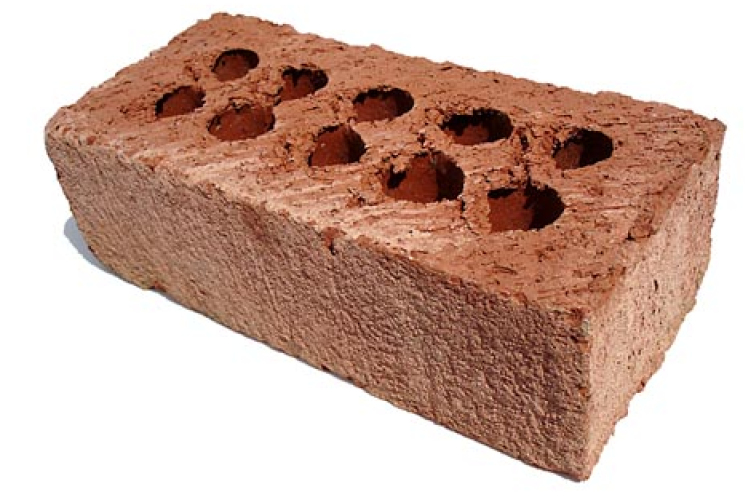 Csoportosan mentek lopni a téglagyárba