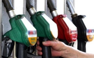  Bruttó 2 forinttal csökken a benzin ára