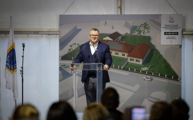 Alapkőletétel: óvodafejlesztés Bőnyben