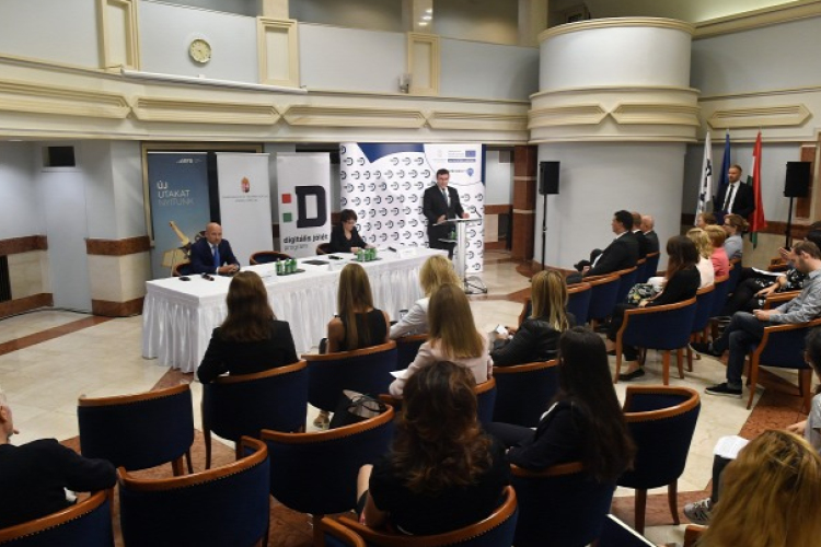 Szeptembertől igényelhető a digitális jólét hitelprogram