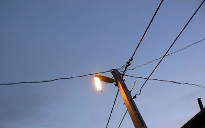 Villanyoszlopnak ütközött egy autó a 82-es főúton Nyúlon 