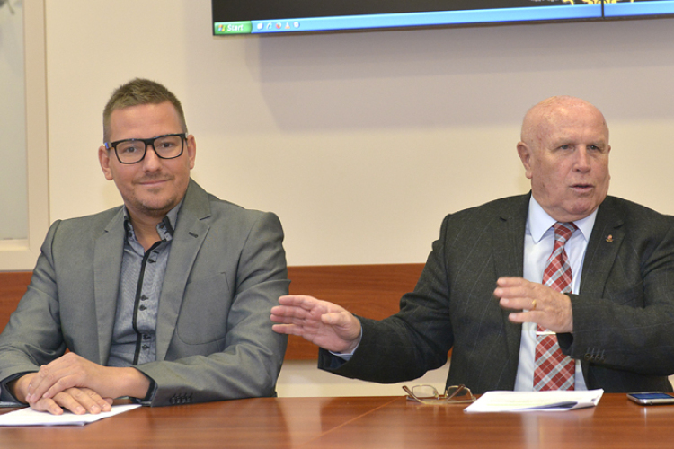 MÁR PÁLYÁZHATNAK A CIVILEK, AZ EGYHÁZAK ÉS A KÖZNEVELÉSI INTÉZMÉNYEK IS