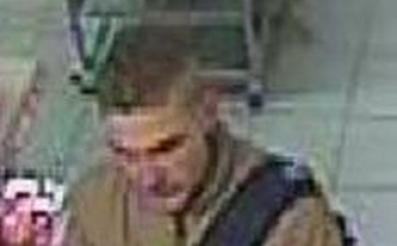 Mobiltelefonokat lopott